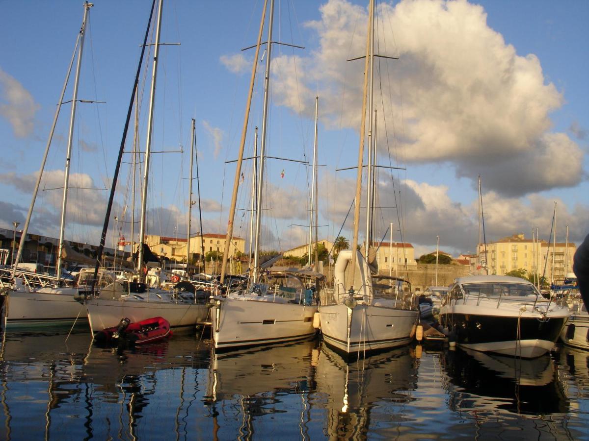 "Ausoleil" 2 Pieces Cosy Ensoleille, Tout A Pied, 50 M Du Vieux Port Saint-Raphaël Buitenkant foto